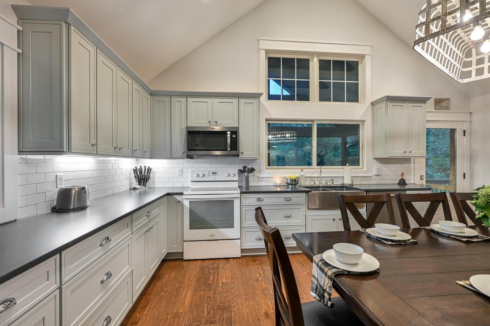 The Cove Retreat- Hot Tub/Screened Porch/Game Room Lake Lure Εξωτερικό φωτογραφία